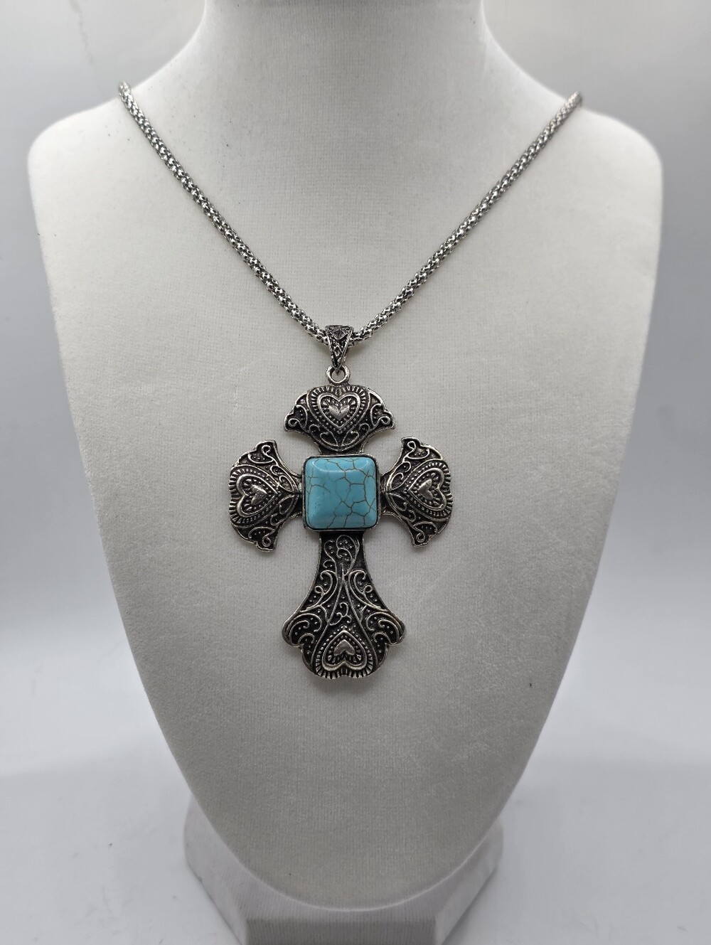 Vintage Southwestern Style Silver Tone Turquoise Cross Pendant Necklace Heart
